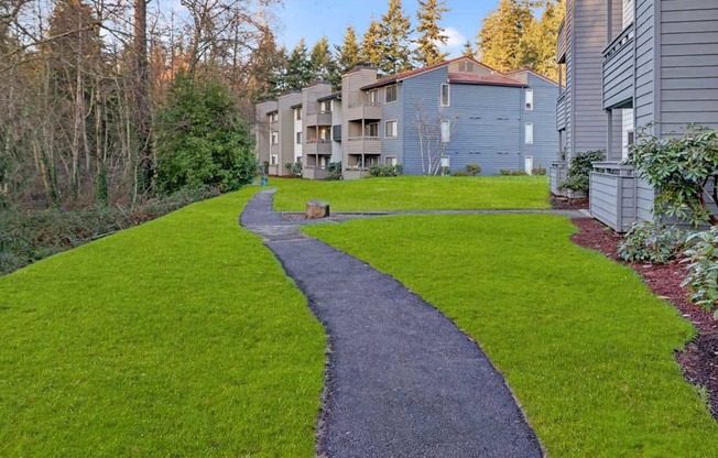 Lush Grounds  | Taluswood Apartments |  Mountlake Terrace