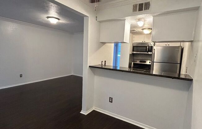 1 bed, 1 bath, 600 sqft, $900, Unit 203