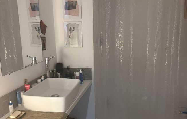 1 bed, 1 bath, 650 sqft, $1,800, Unit 304