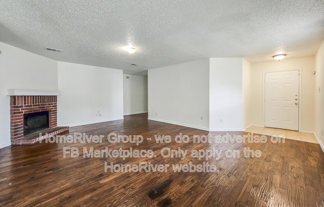 8011 MOSSTREE DR