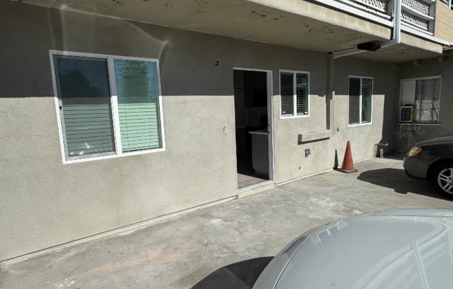 921 E 6 ST