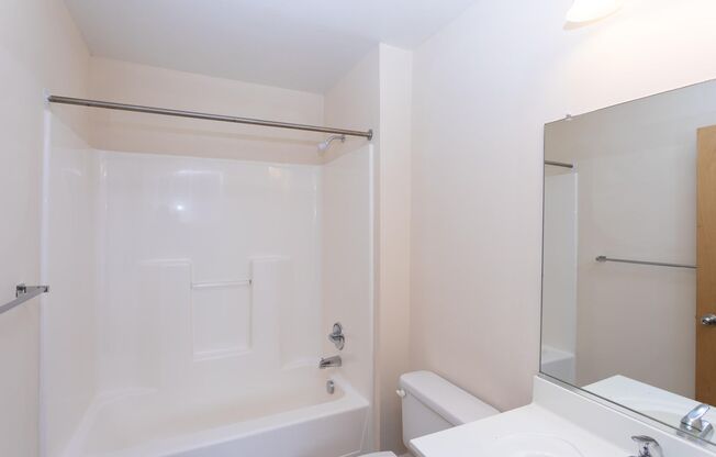 2 beds, 2 baths, 900 sqft, $1,850, Unit 205