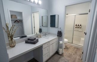 2 beds, 2 baths, $2,450, Unit # 201