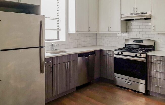 2 beds, 1 bath, 885 sqft, $2,795, Unit 2624-2