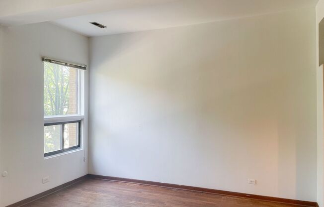 2 beds, 1 bath, 950 sqft, $3,500, Unit 875-C2