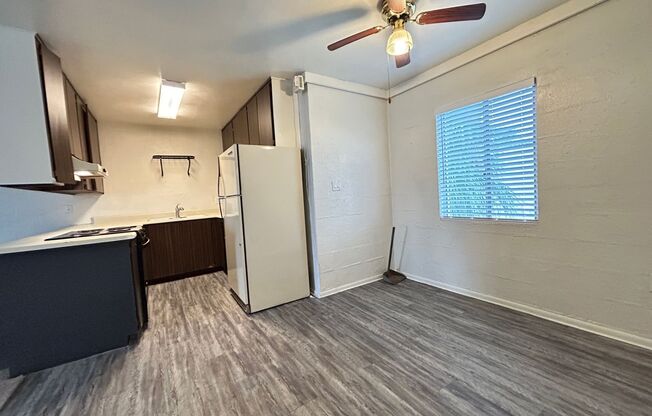 LOS BLANCOS-ALL UTILITES INCLUDED!!