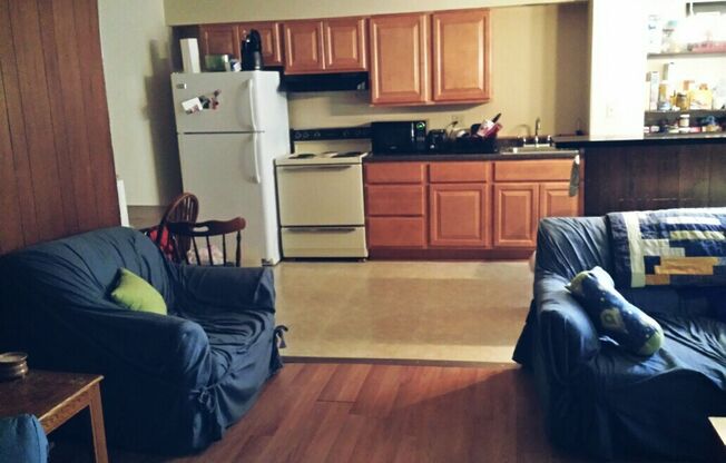 2 beds, 1 bath, 1,050 sqft, $1,650, Unit 3441-1