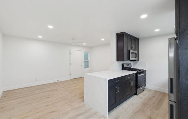 Live Near Ocean Beach! 1st Floor 1-Bedroom – $1,000 Off First Month!