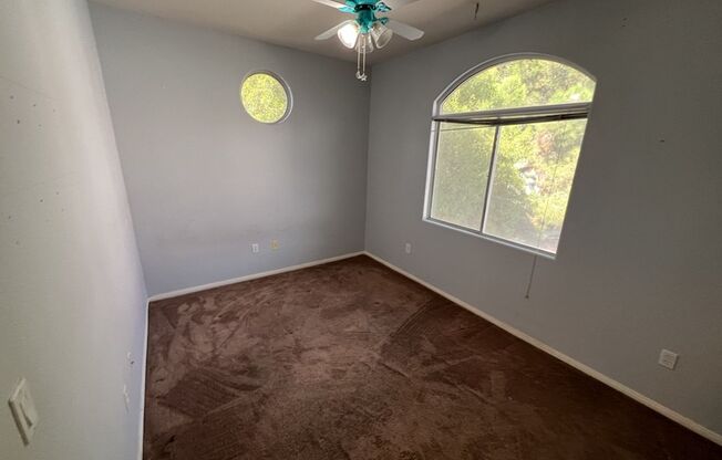 3 Bedroom condo in Gated Community!