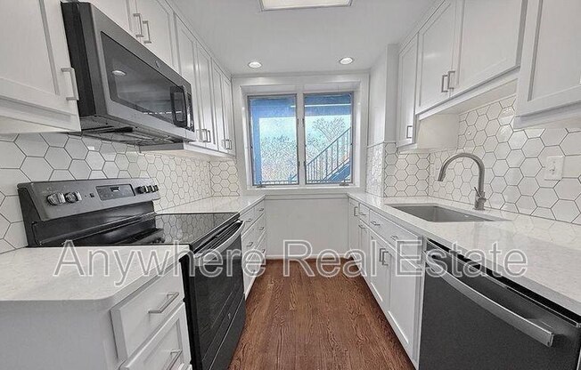 3006 13 AVE S