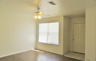 2 Bedroom 2 Bathroom Unit In Georgetown