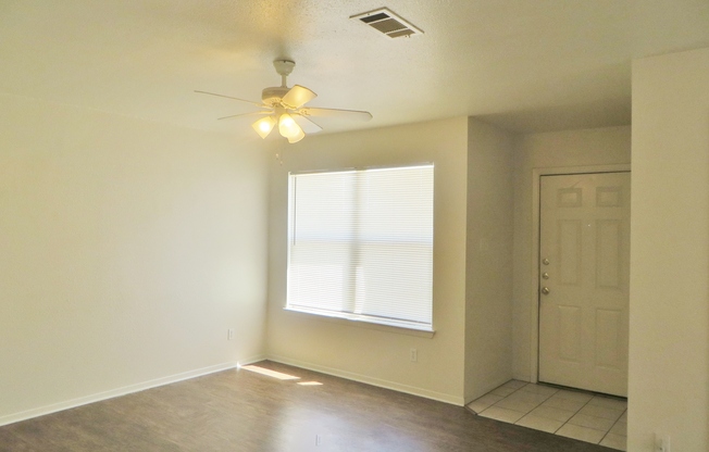 2 Bedroom 2 Bathroom Unit In Georgetown