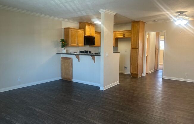 2 beds, 2 baths, 880 sqft, $2,650, Unit A-7