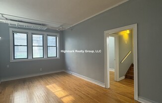 1321 1/2 W ESTES AVE