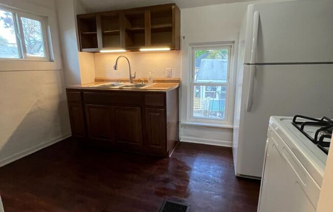 1 bed, 1 bath, 625 sqft, $950, Unit Unit 2