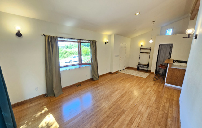901 24 AVE S