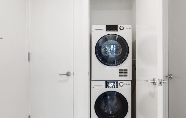 Studio, 1 bath, $3,225, Unit 731