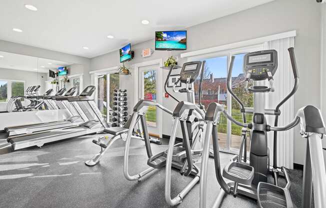 onsite fitness center at White Oak Apartments