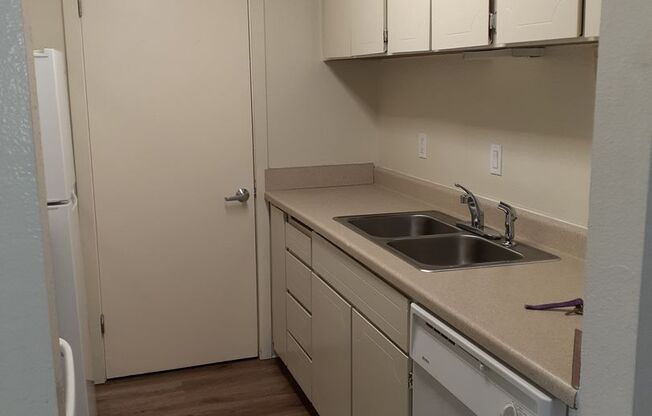 1 bed, 1 bath, 650 sqft, $965, Unit #207