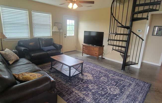 2 beds, 1 bath, $1,750