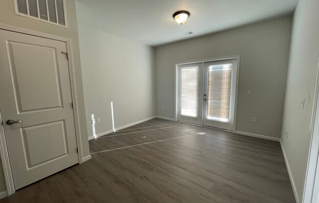 1 bed, 1 bath, 670 sqft, $971, Unit 1140-113