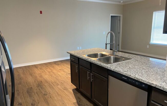 2 beds, 2 baths, 1,162 sqft, $1,525, Unit 202