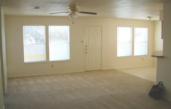 Very nice 3 bedroom 2 bath 2 car garage in Mary's Creek Estates