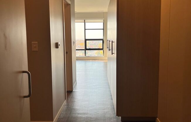 1 bed, 1 bath, 734 sqft, $1,795, Unit 806