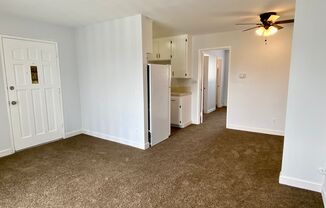 1 bed, 1 bath, 570 sqft, $1,595, Unit 12