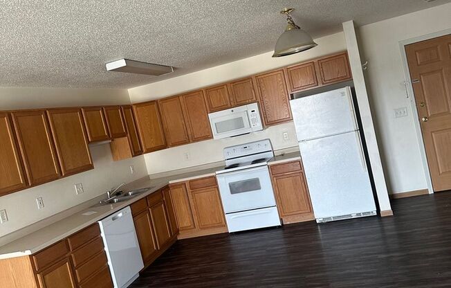 2 beds, 1 bath, 1,000 sqft, $950, Unit 205