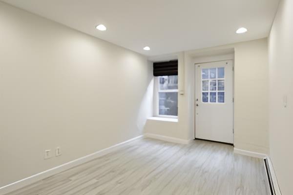 338 W 17 ST