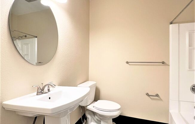 1 bed, 1 bath, 730 sqft, $1,495, Unit 216