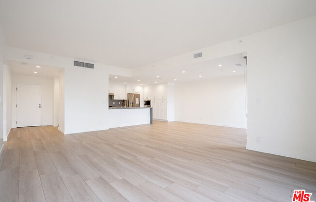 2 beds, 2 baths, 1,621 sqft, $4,800, Unit 1509