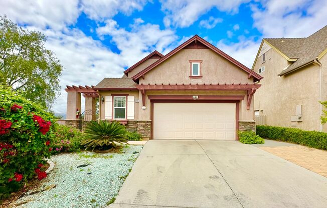 Beautiful Home in the Wonderful, Private, & Gated Poets Square HOA Community of Fallbrook!