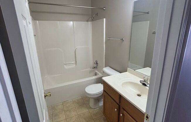 1 bed, 1 bath, 650 sqft, $815, Unit 147B