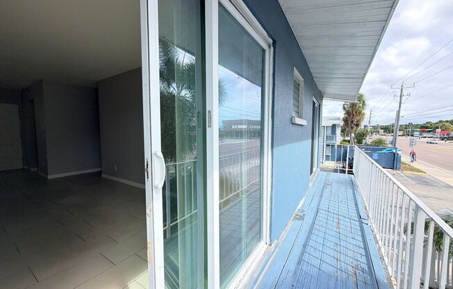 2 beds, 1 bath, $1,495, Unit 201