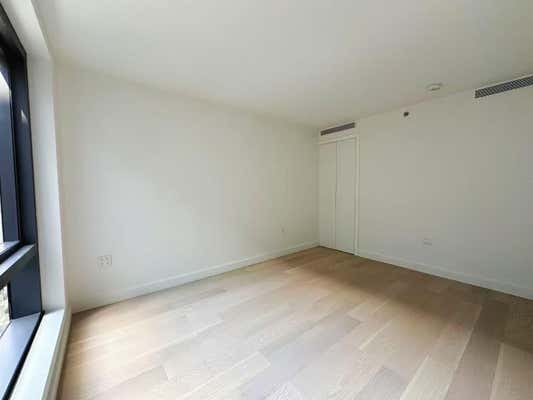 144 49 NORTHERN BLVD