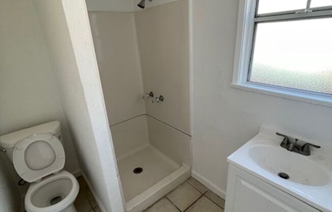 1 bed, 1 bath, $1,825, Unit 6215