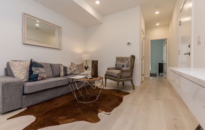 1 bed, 1 bath, 650 sqft, $1,495, Unit 1233 - B