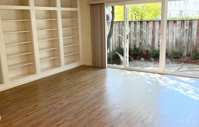 Newly Renovated 2x1 with Parking