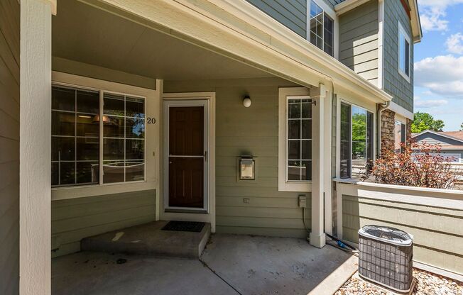 Beautiful 2 Bed 2.5 Bath Townhouse in SE Fort Collins!