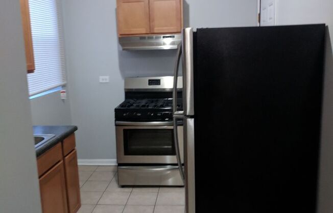 2 beds, 1 bath, $1,686, Unit 7820-3W