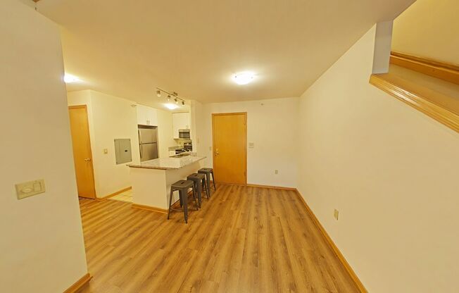 3 beds, 2 baths, $3,600, Unit CV 2-K