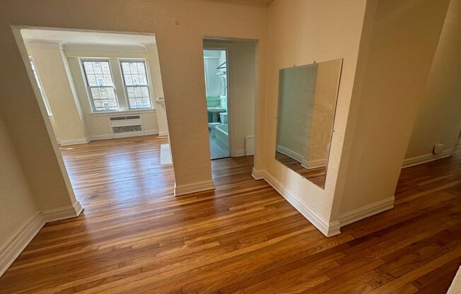 2 beds, 2 baths, 1,303 sqft, $2,200, Unit New King Edward 202