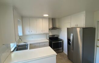 2 beds, 1 bath, $2,995