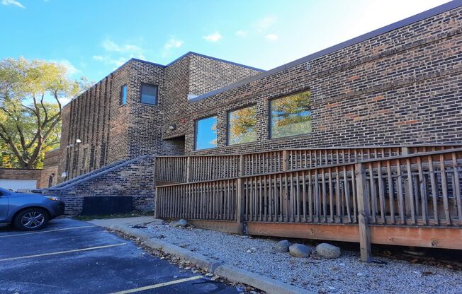 Elevate Your Lifestyle: Stunning 3-Bedroom Loft in Evanston