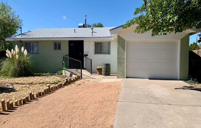 Lovely 2 Bedroom, 2 Bath Home Near Old Town! Available Now!