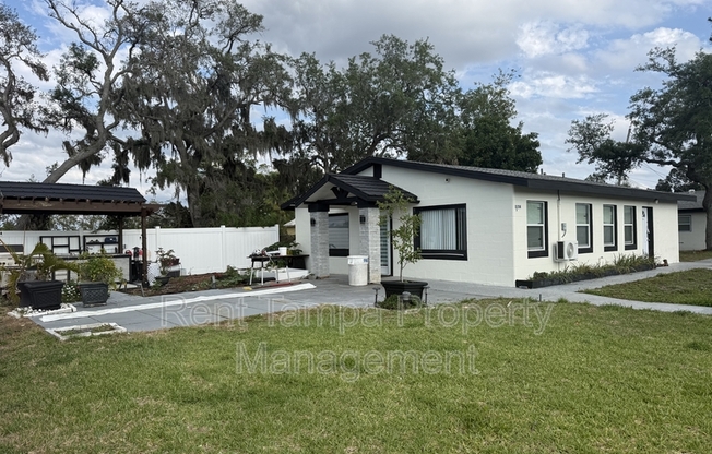 1118 NEPTUNE DR