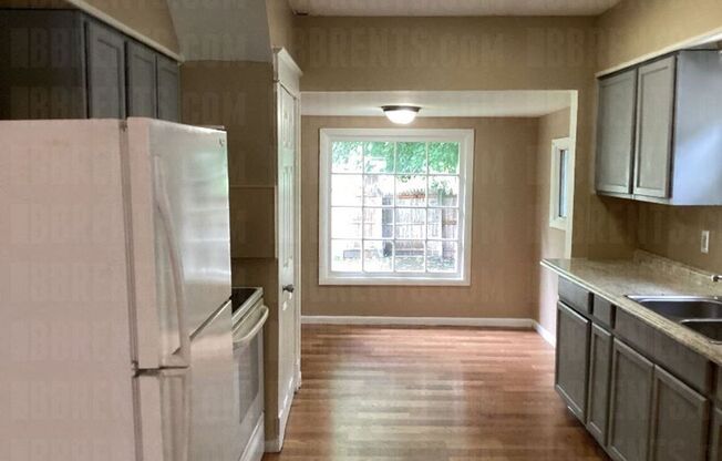 3 beds, 1 bath, $1,225