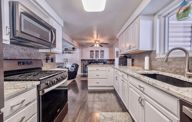 US OPEN RENTAL: Resort-like property!